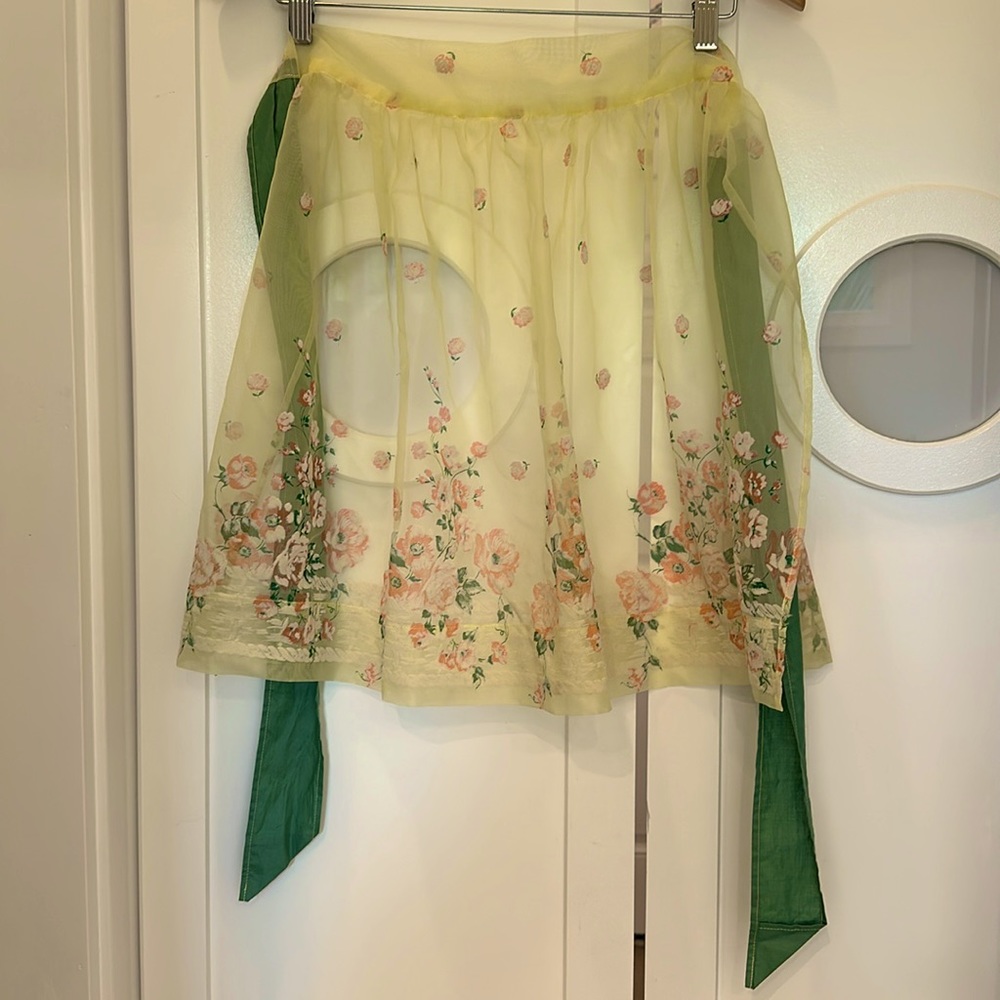 Vintage Skirt Apron yellow flowers